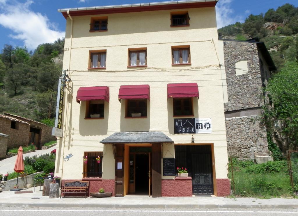 Hostal Alt Pirineu Soriguera Exterior photo